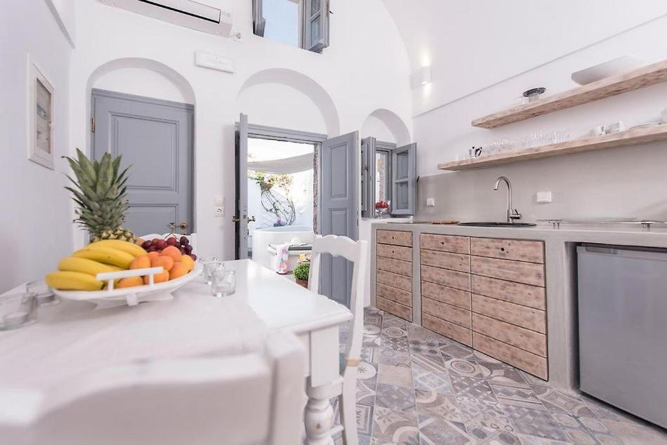 Angels Villa Santorini เมกาโลคอรี ภายนอก รูปภาพ